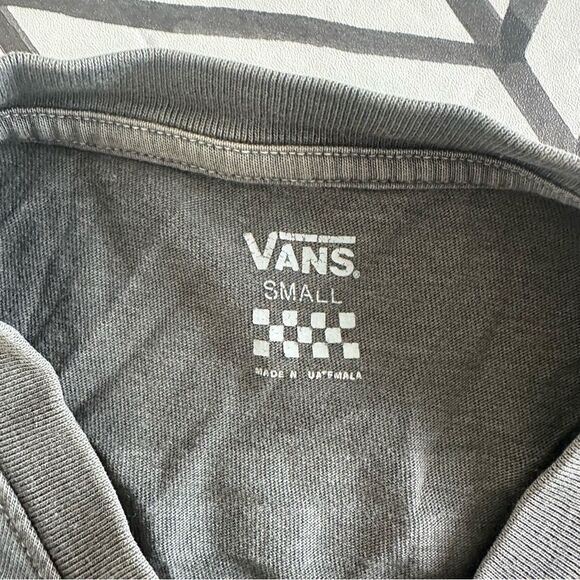 Vans Size S Long Sleeve Cropped Gray Vans Off the Wall Shirt - Picture 4 of 4